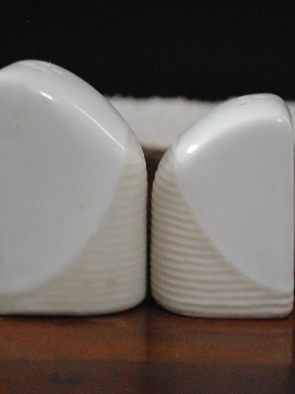 Pfaltzgraff White Ceramic Salt & Pepper Sculptural Asymmetric Shakers Thailand